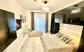 Isola Apartment